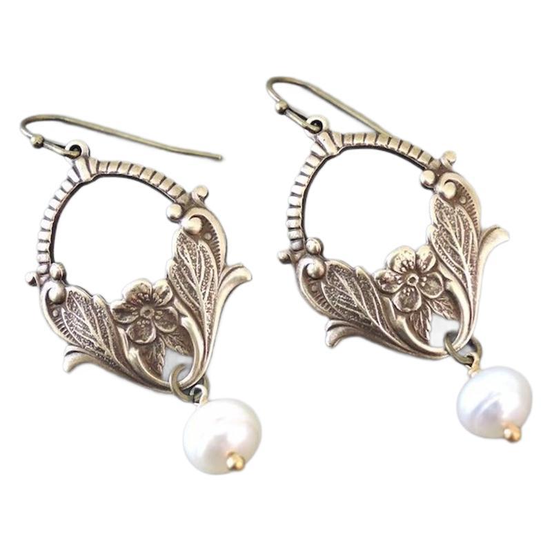 Beautiful Pearl Earring with Unique Style