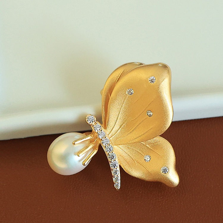 Classic Gold Piece with Timeless Appeal