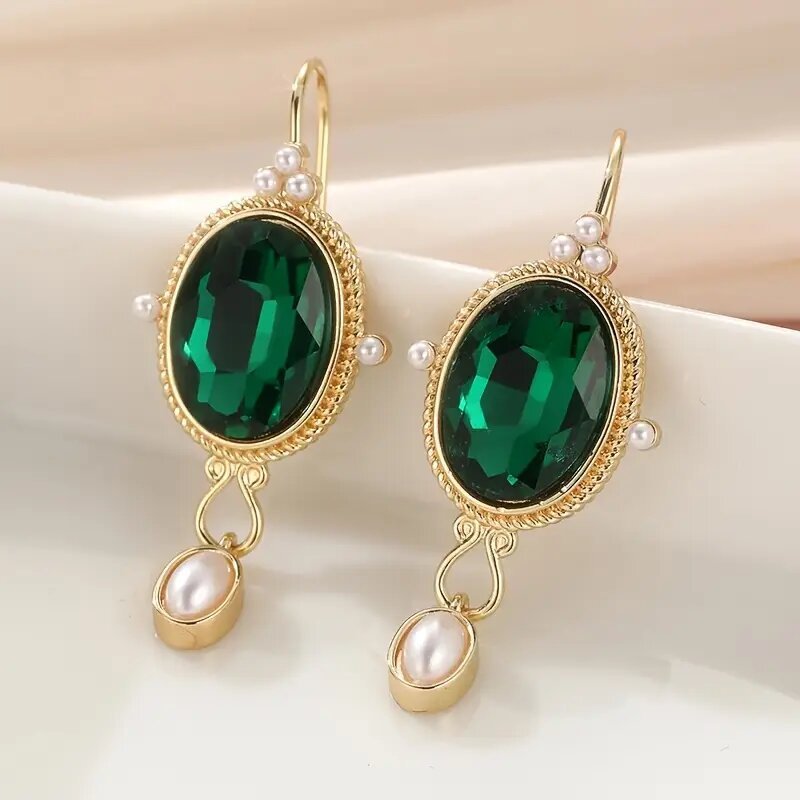 Charming Piece for Any Occasion