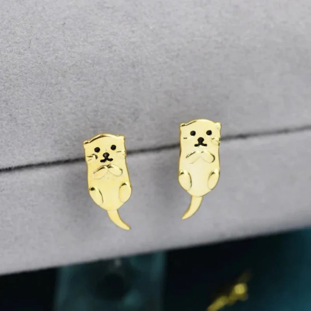 Stunning Gold Earring for Daily Wear