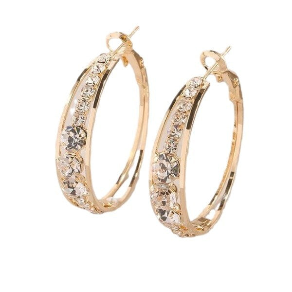 Beautiful Gold Earring with Unique Style