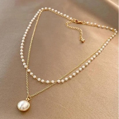 Classic Pearl Necklace with Timeless Appeal