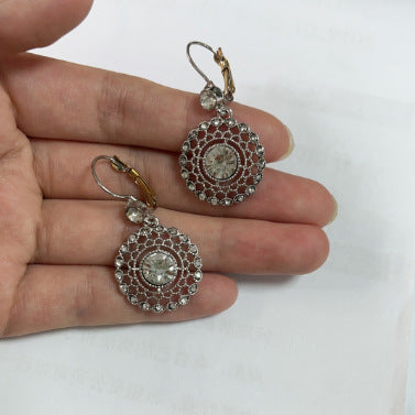 Charming Earring for Any Occasion