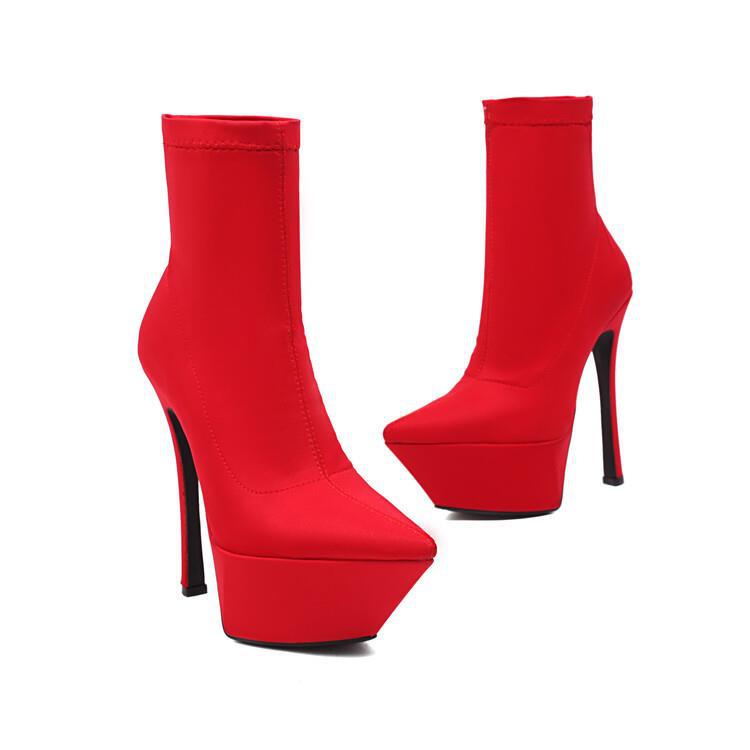 Graceful Orthopedic Boots for Modern Look