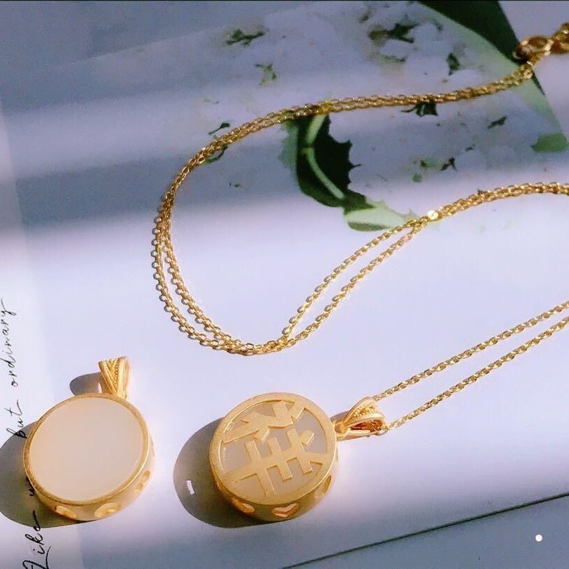 Elegant Gold Pendant for Every Occasion