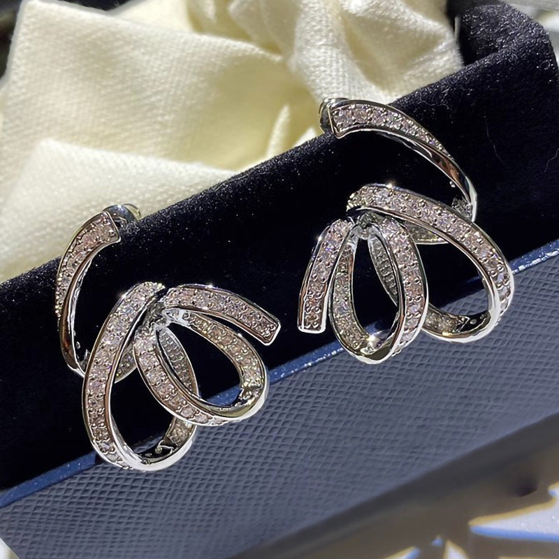 Charming Earring for Any Occasion