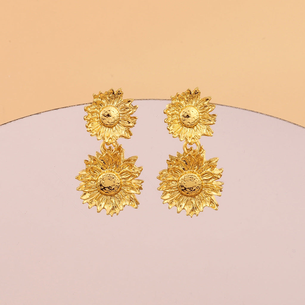 Vintage Handmade Gold Earring