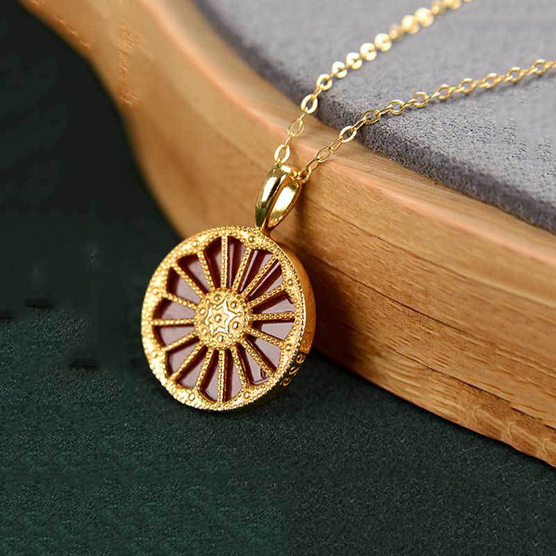 Beautiful Gold Piece with Unique Style