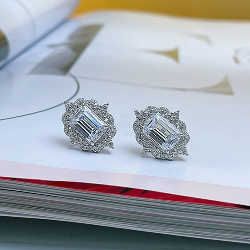 Charming Earring for Any Occasion