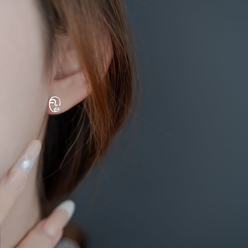 Charming Earring for Any Occasion