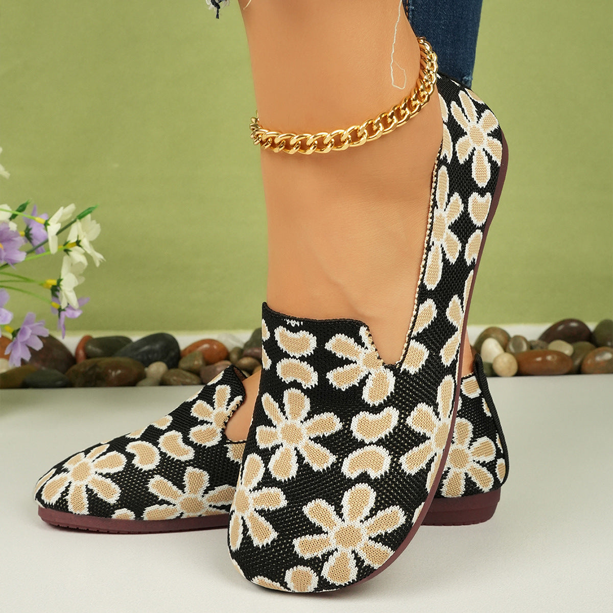 Chic Orthopedic Shoes with Unique Design