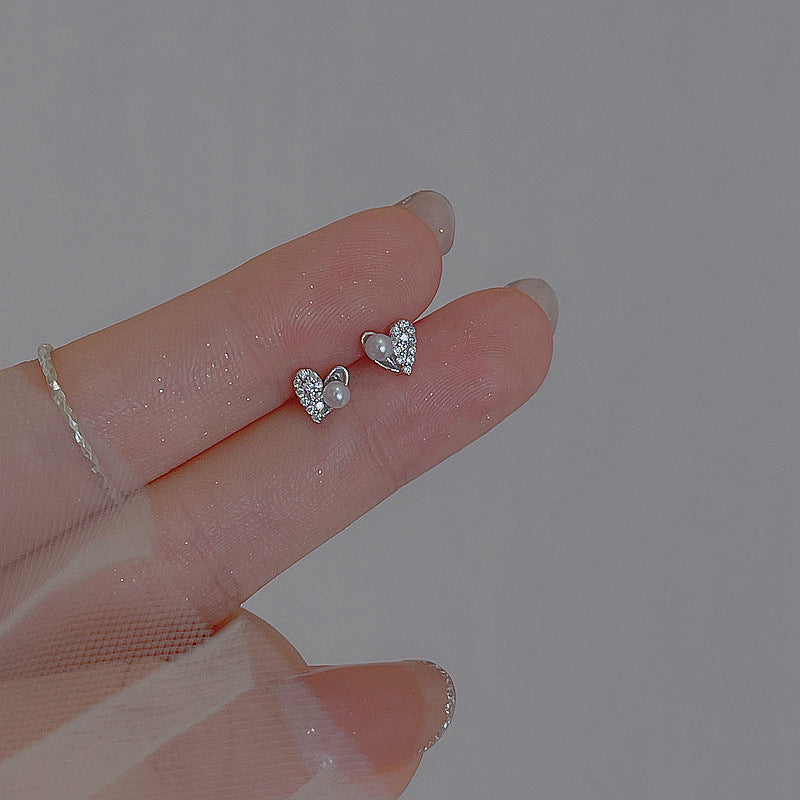 Romantic Pearl Earring for Special Moments