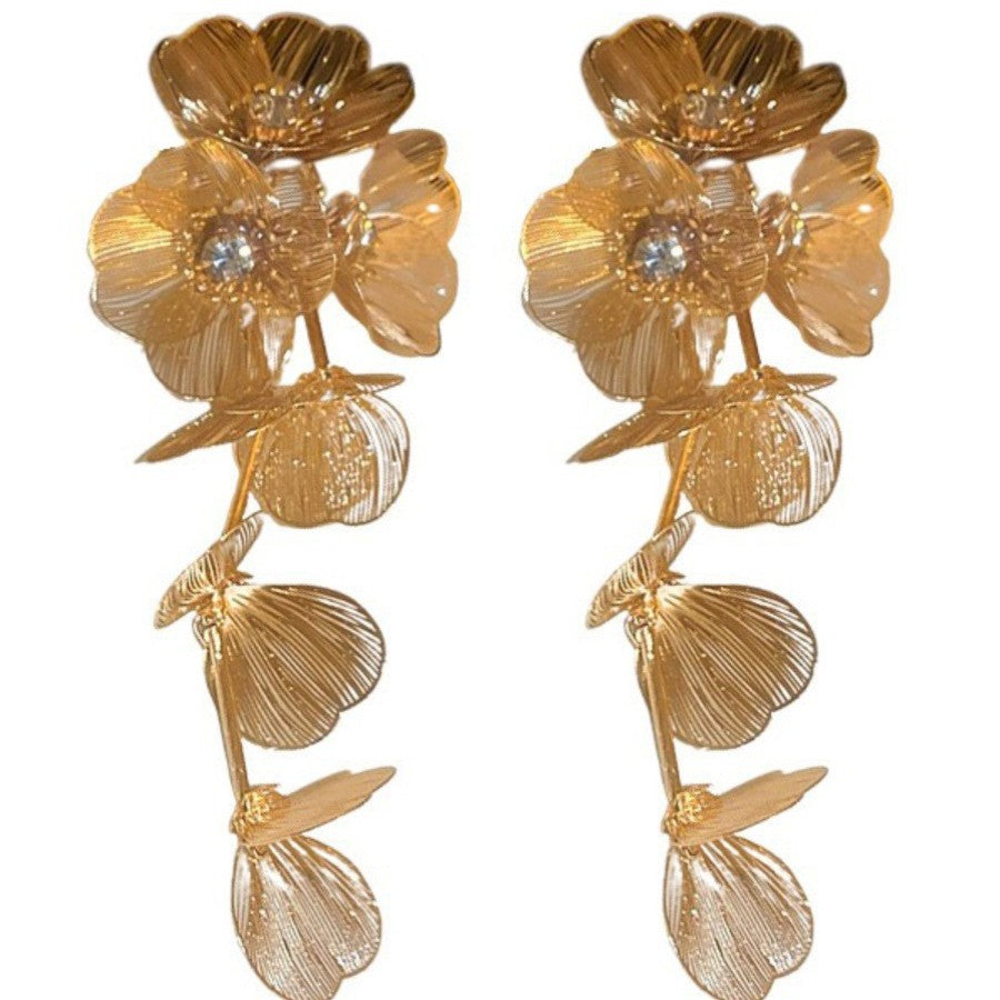 Elegant Gold Earring for Every Occasion