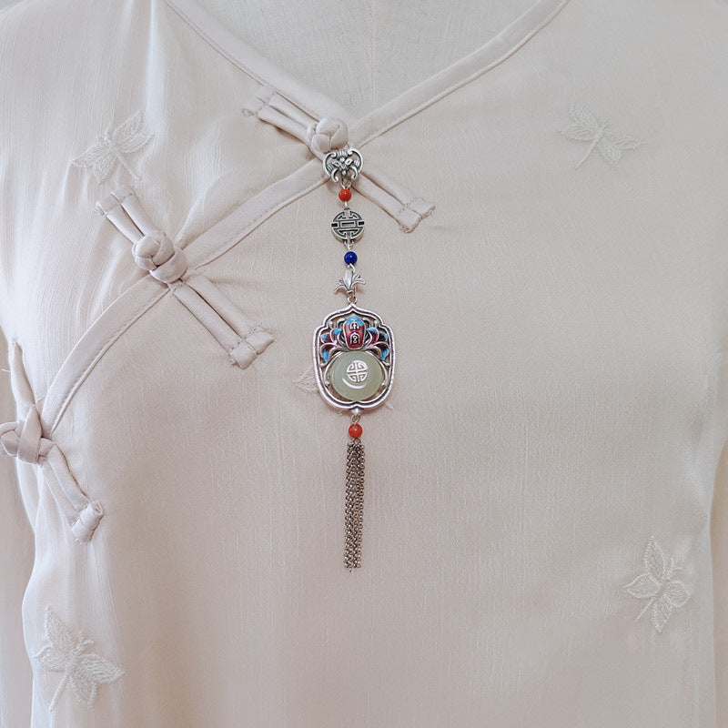 Beautiful Silver Pendant with Unique Style