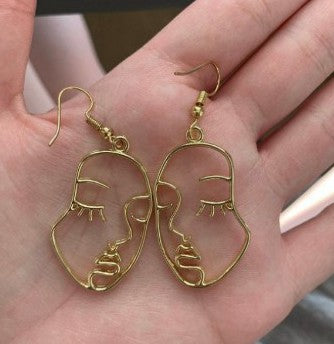 Charming Earring for Any Occasion