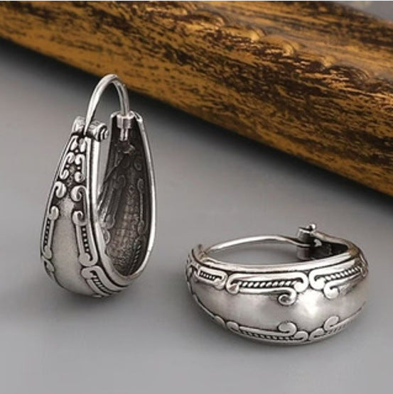 Charming Earring for Any Occasion