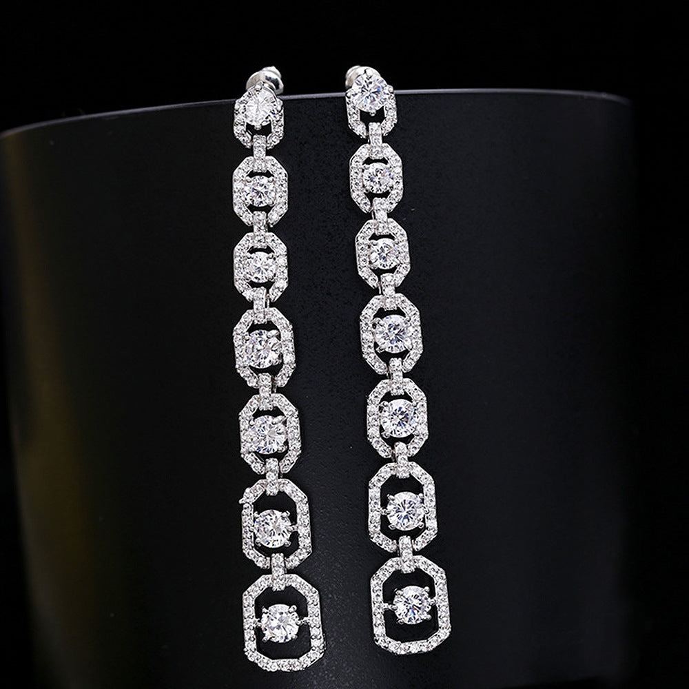 Charming Earring for Any Occasion