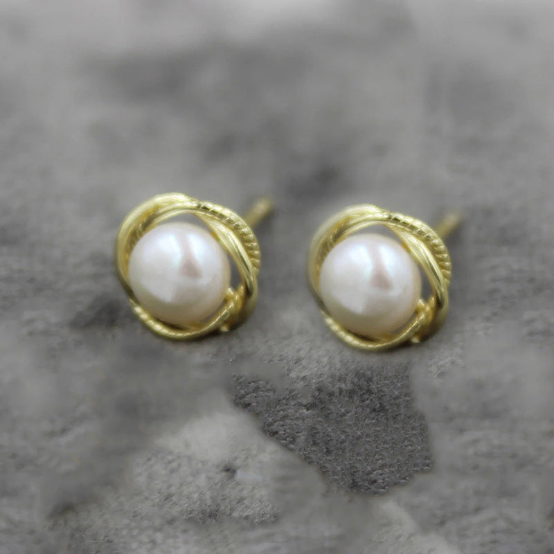 Romantic Pearl Earring for Special Moments