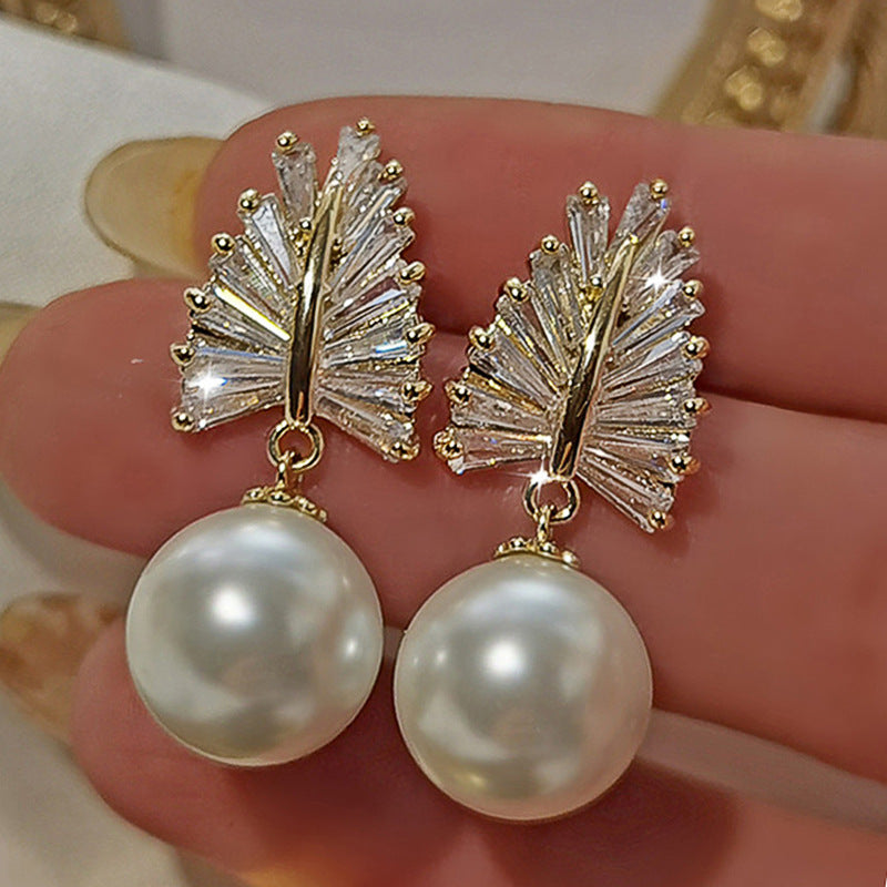 Classic Pearl Earring with Timeless Appeal