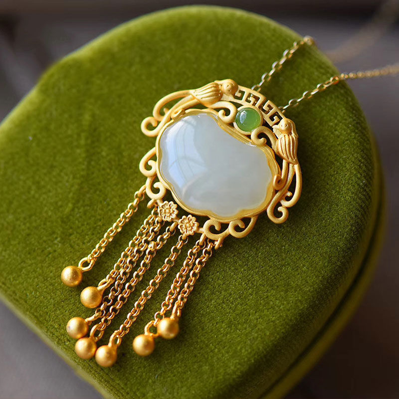 Classic Gold Necklace with Timeless Appeal
