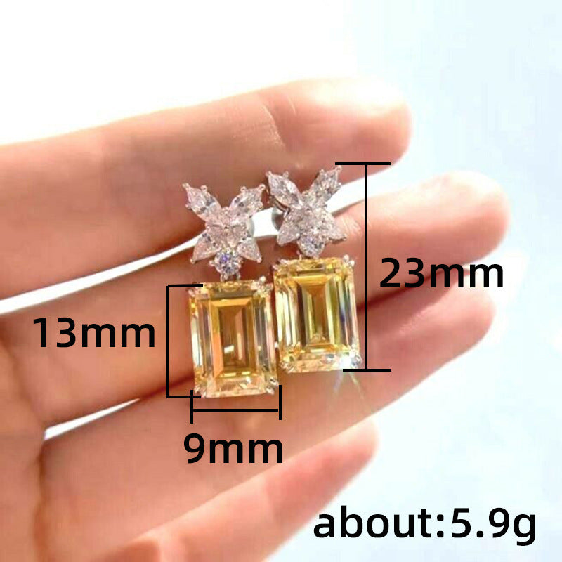 Charming Earring for Any Occasion