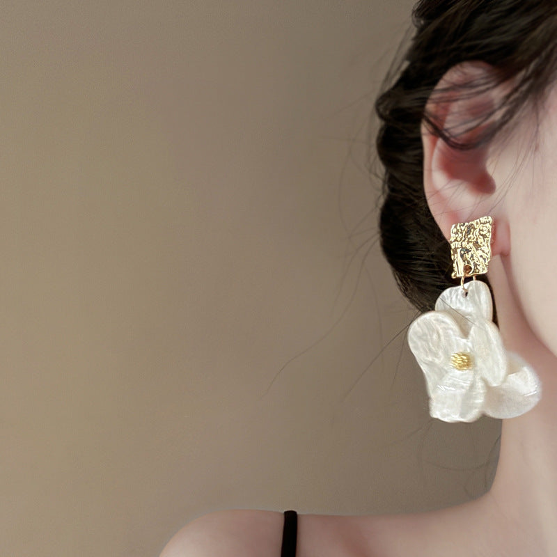 Romantic Earring for Special Moments