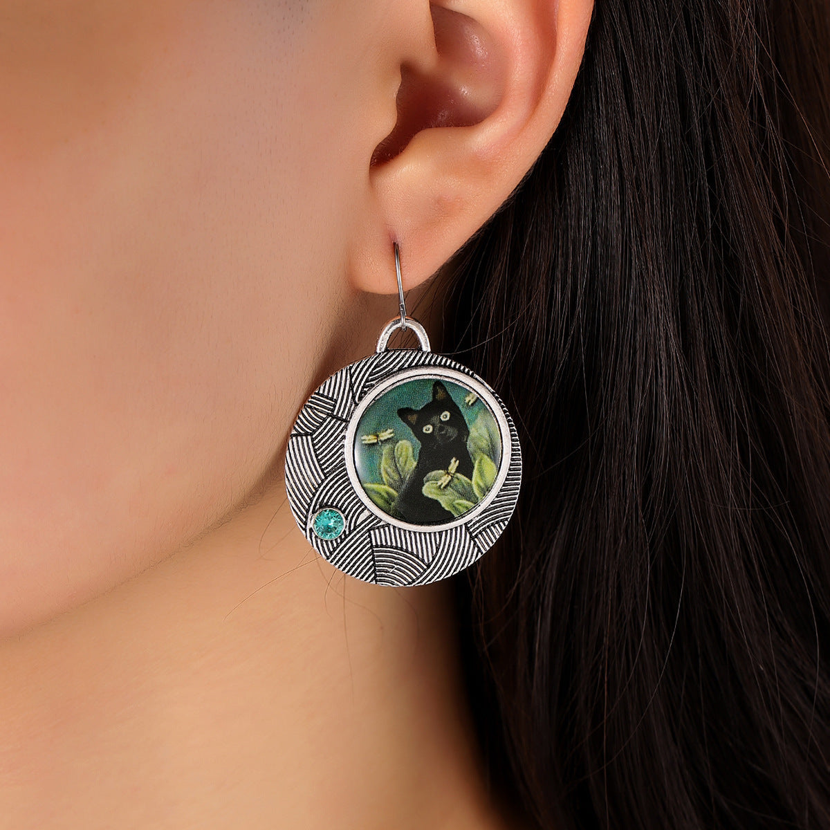 Charming Earring for Any Occasion