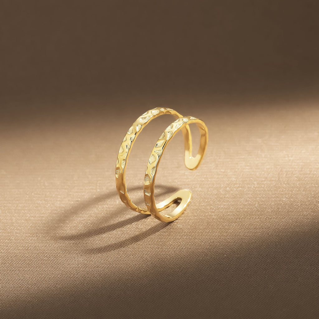 Romantic Gold Ring for Special Moments
