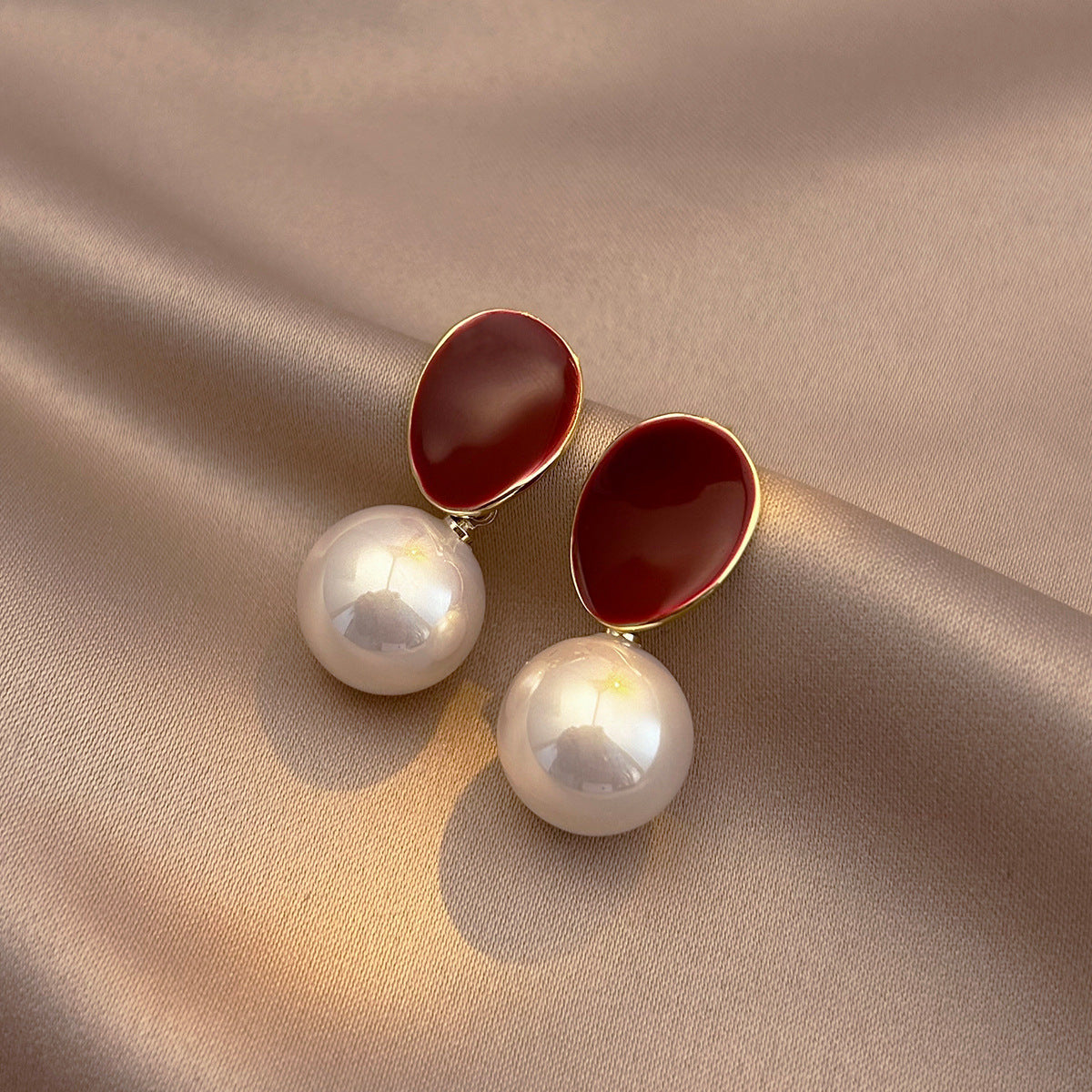 Stunning Pearl Earring for Daily Wear