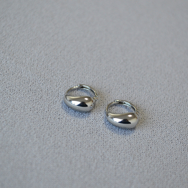 Classic Gold Earring with Timeless Appeal
