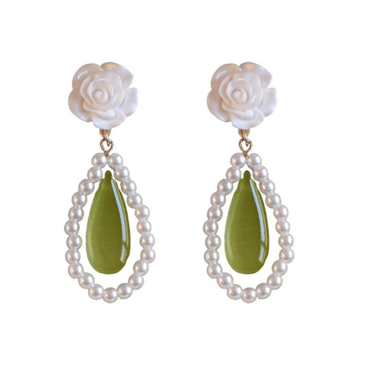 Beautiful Pearl Earring with Unique Style