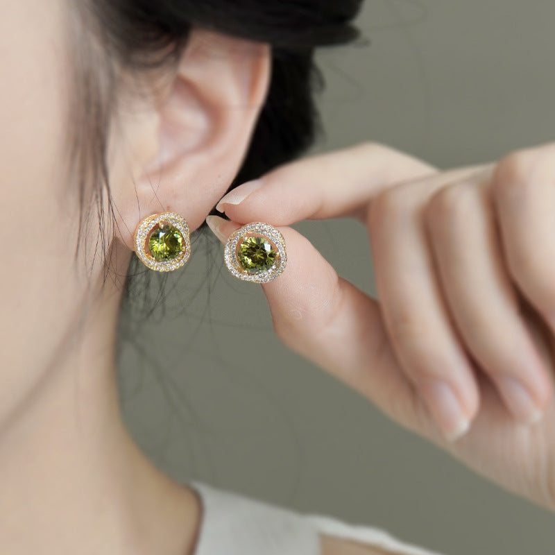 Charming Earring for Any Occasion