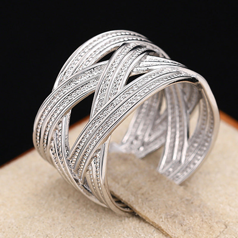 Classic Silver Ring with Timeless Appeal