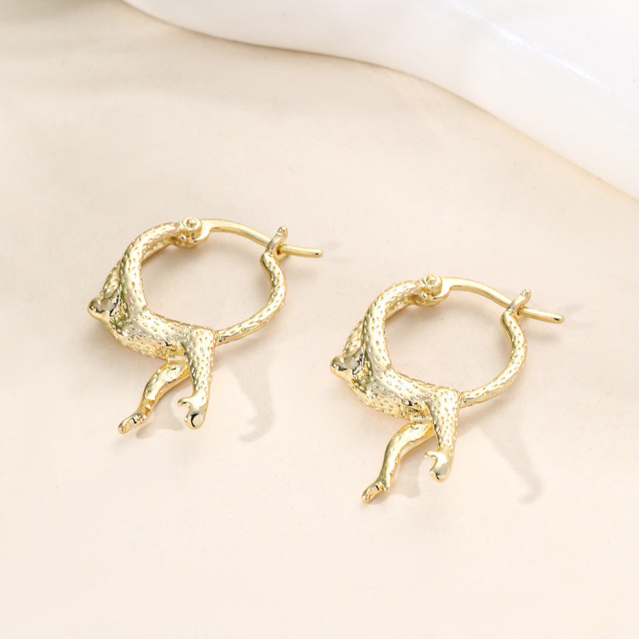 Charming Silver Earring for Any Occasion