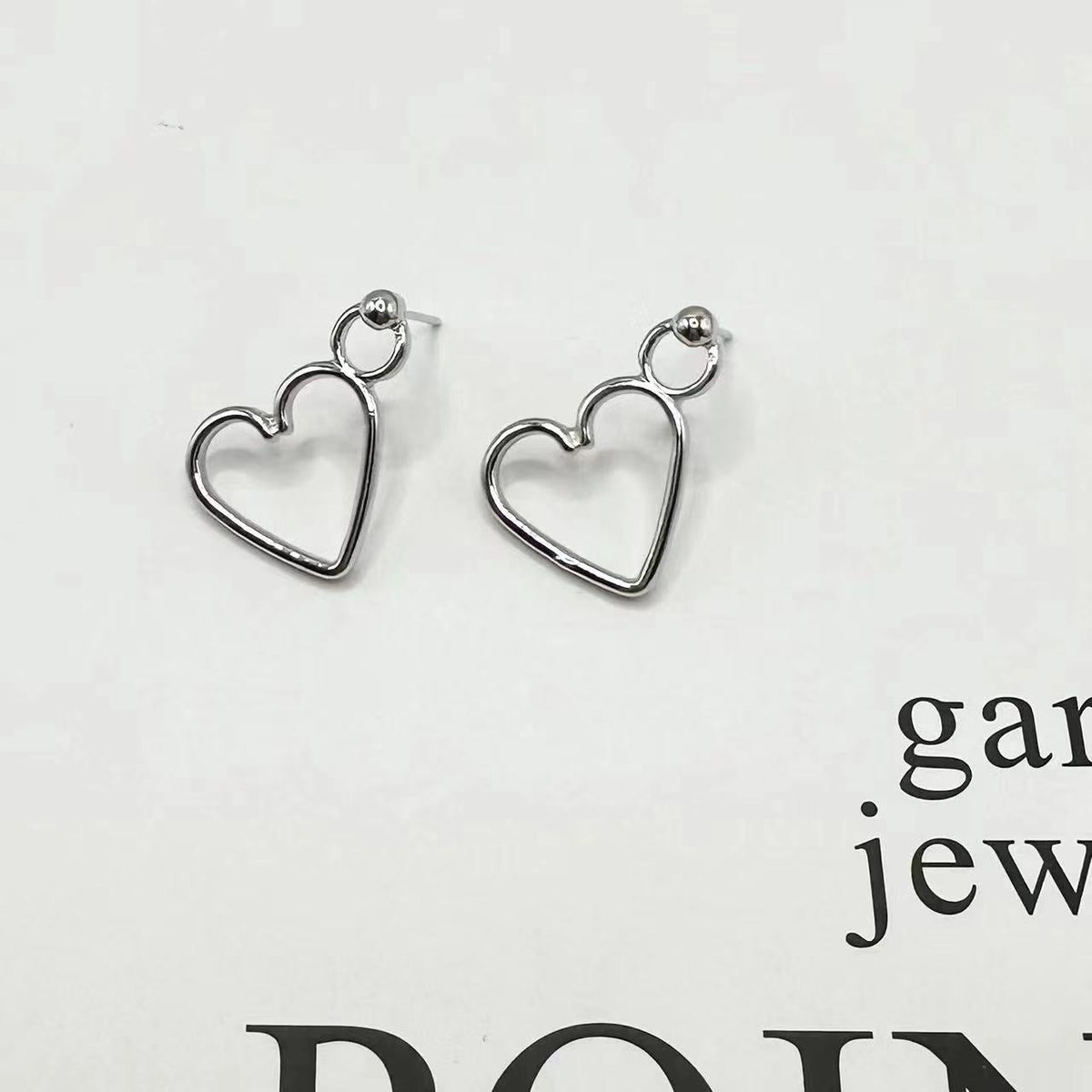 Charming Earring for Any Occasion