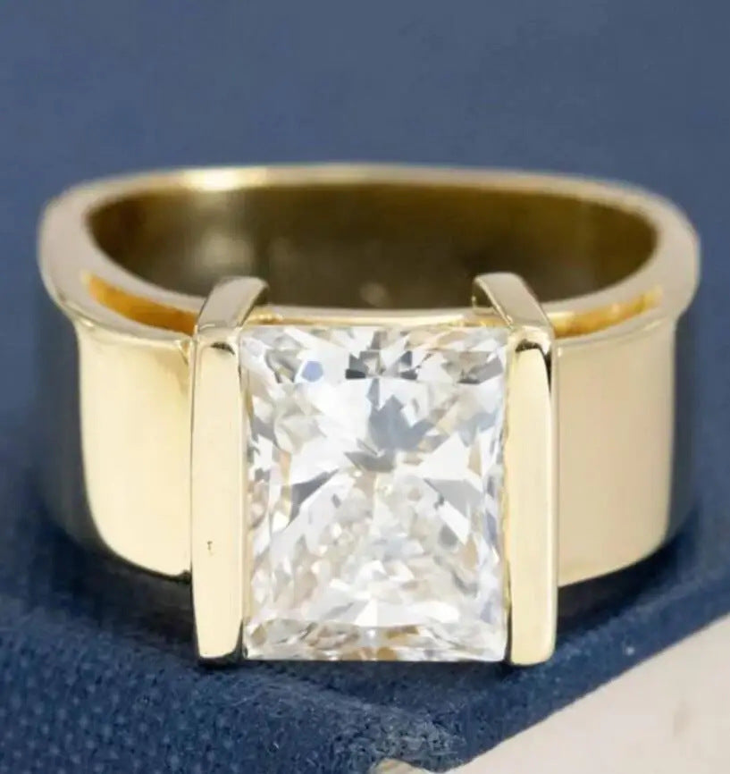 Classic Ring with Timeless Appeal