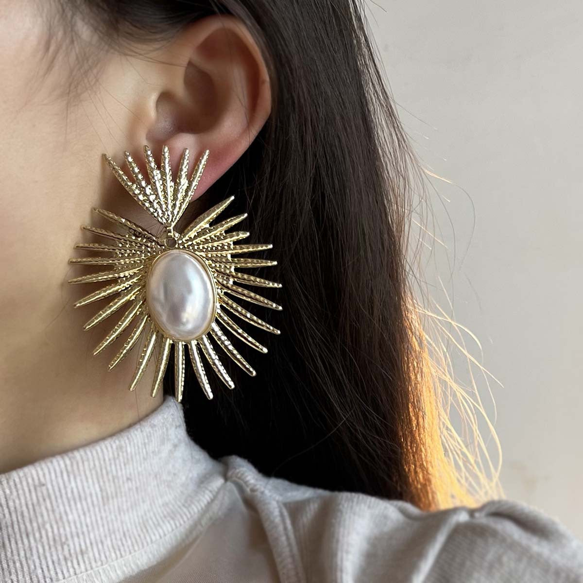 Classic Pearl Earring with Timeless Appeal