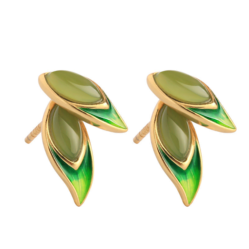 Charming Silver Earring for Any Occasion