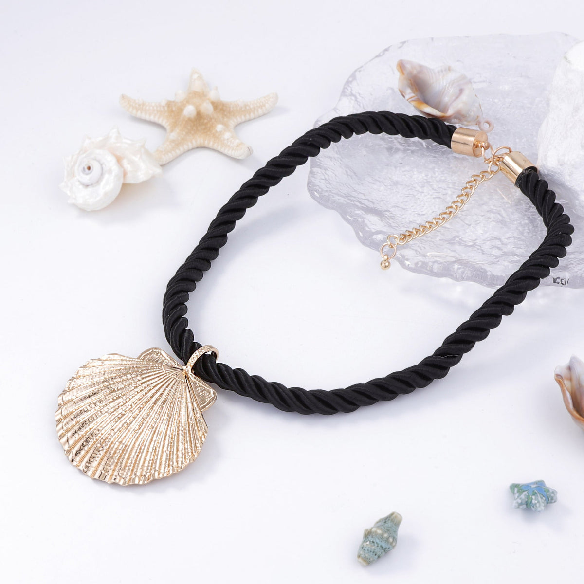 Stunning Necklace for Daily Wear