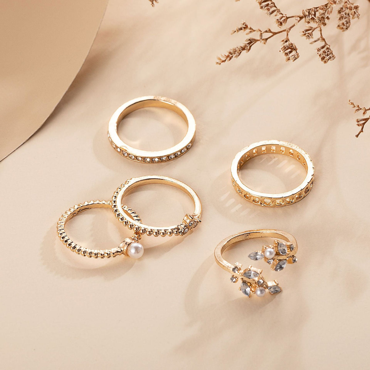Romantic Gold Chain for Special Moments