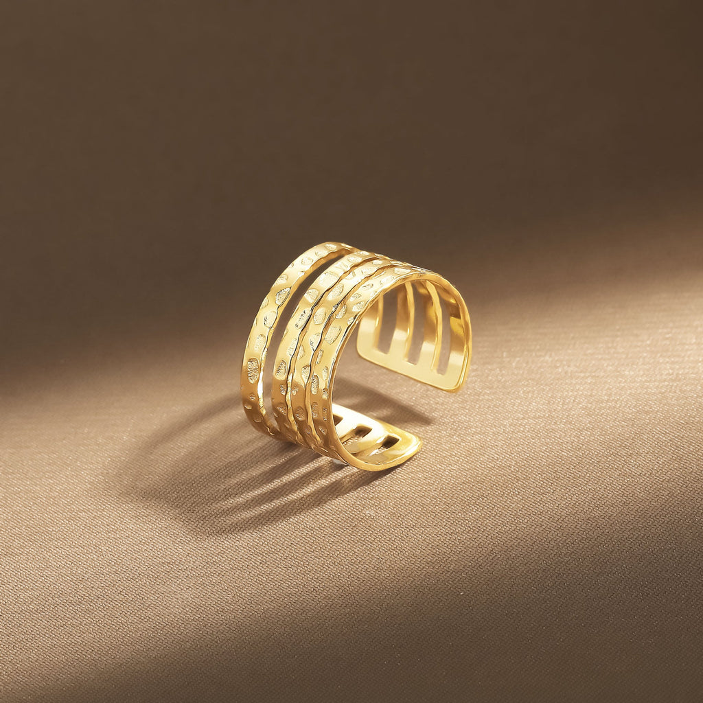 Romantic Gold Ring for Special Moments
