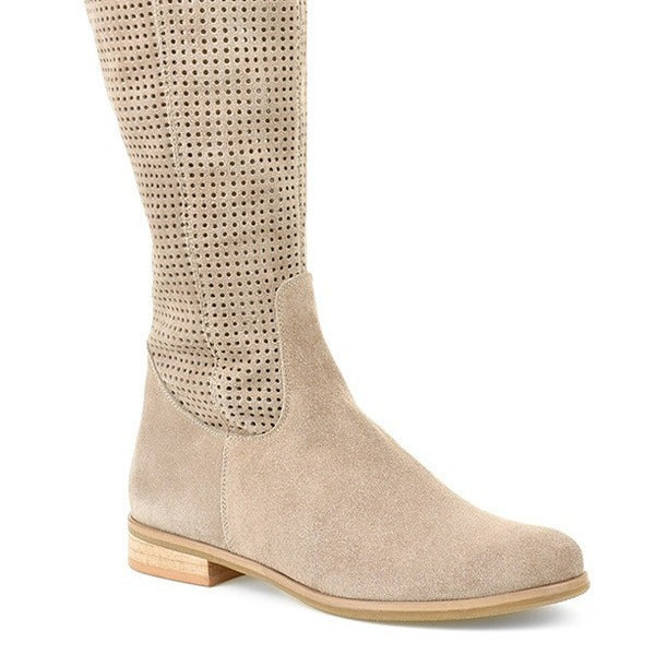 Graceful Orthopedic Boots for Modern Look