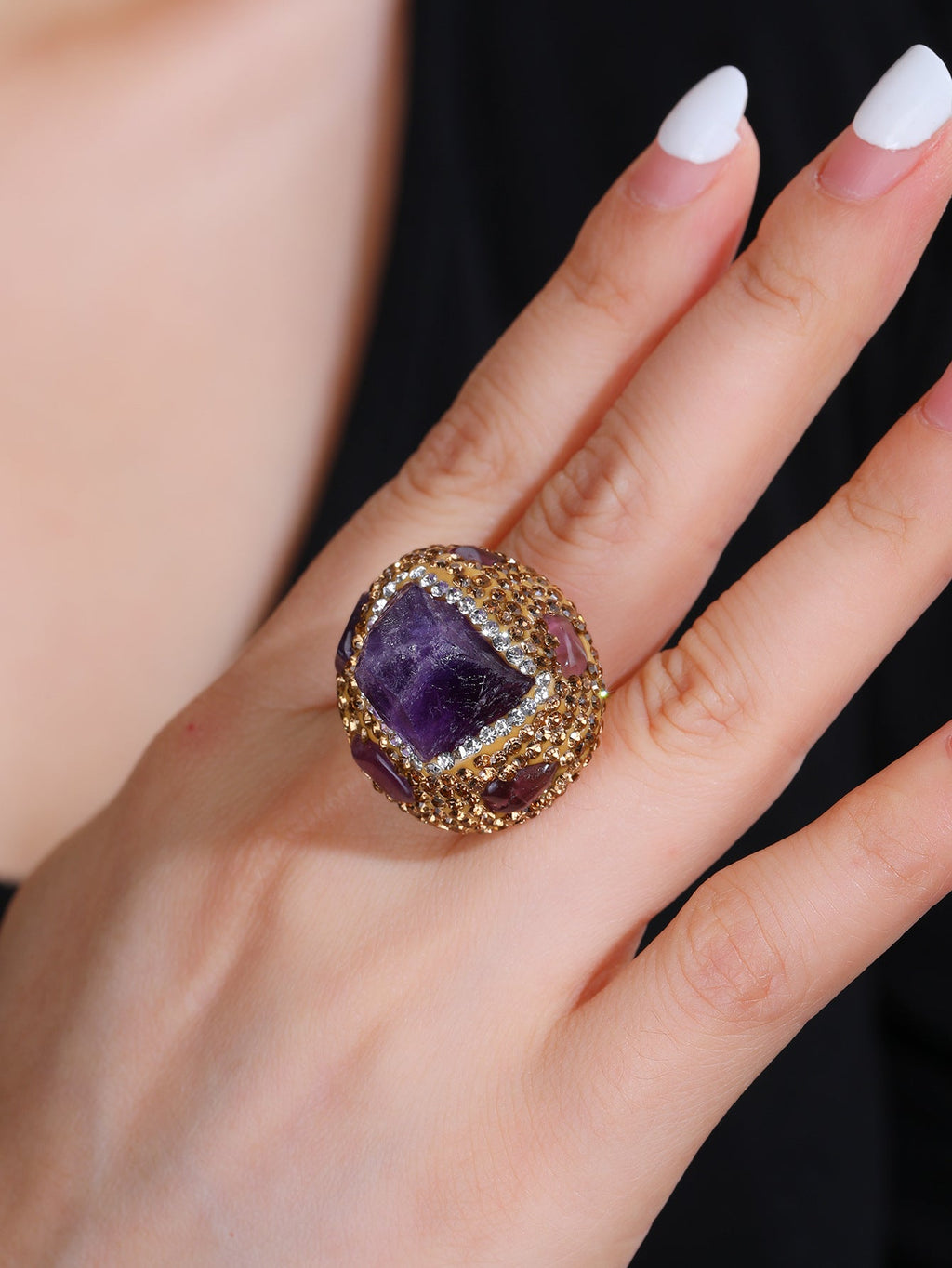Charming Gold Ring for Any Occasion