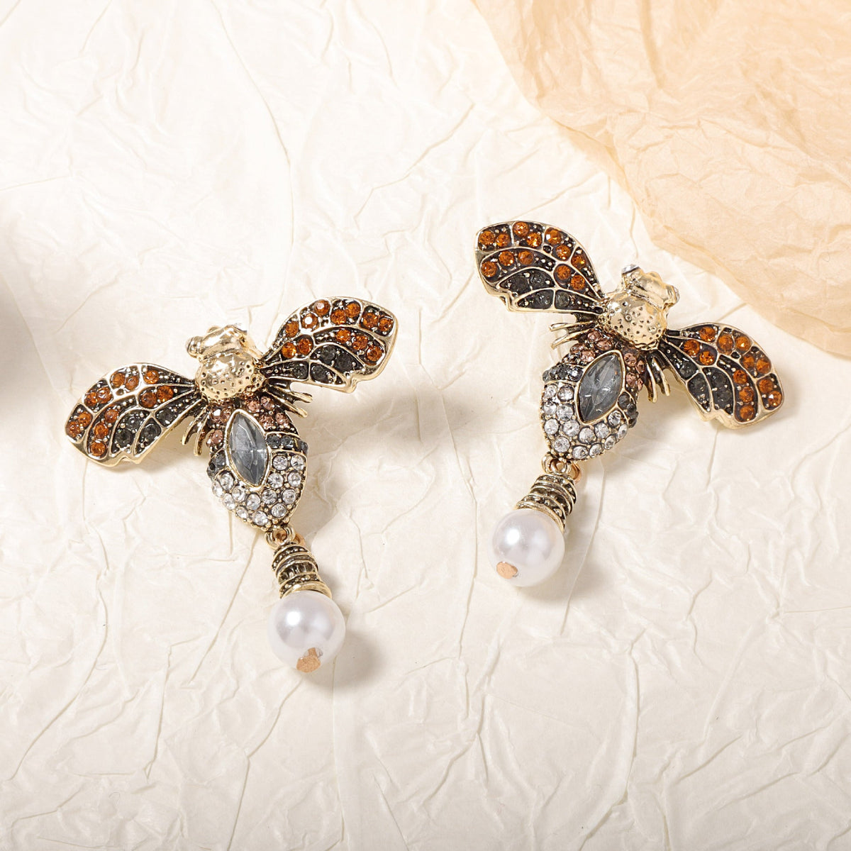 Beautiful Pearl Earring with Unique Style