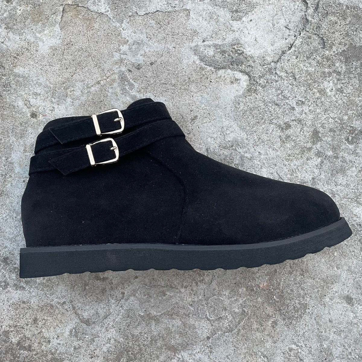 Graceful Orthopedic Boots for Modern Look
