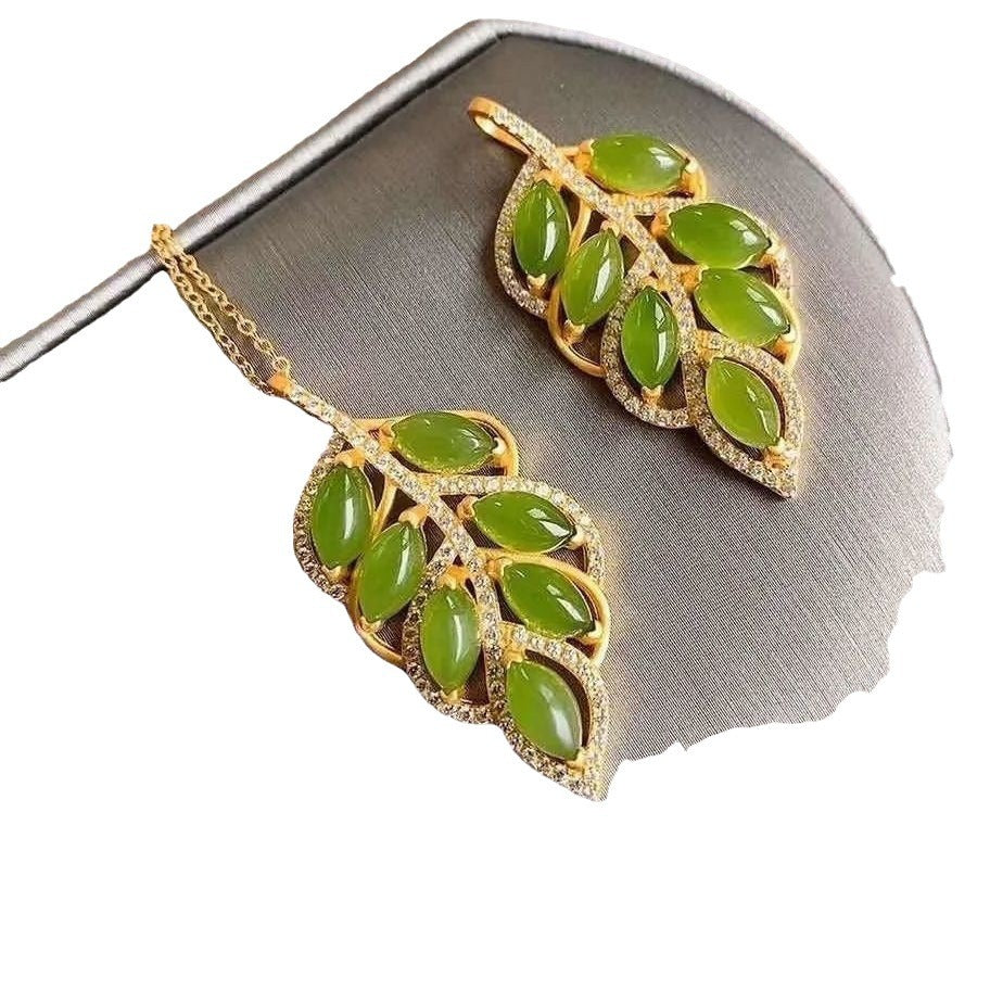 Charming Gold Necklace for Any Occasion