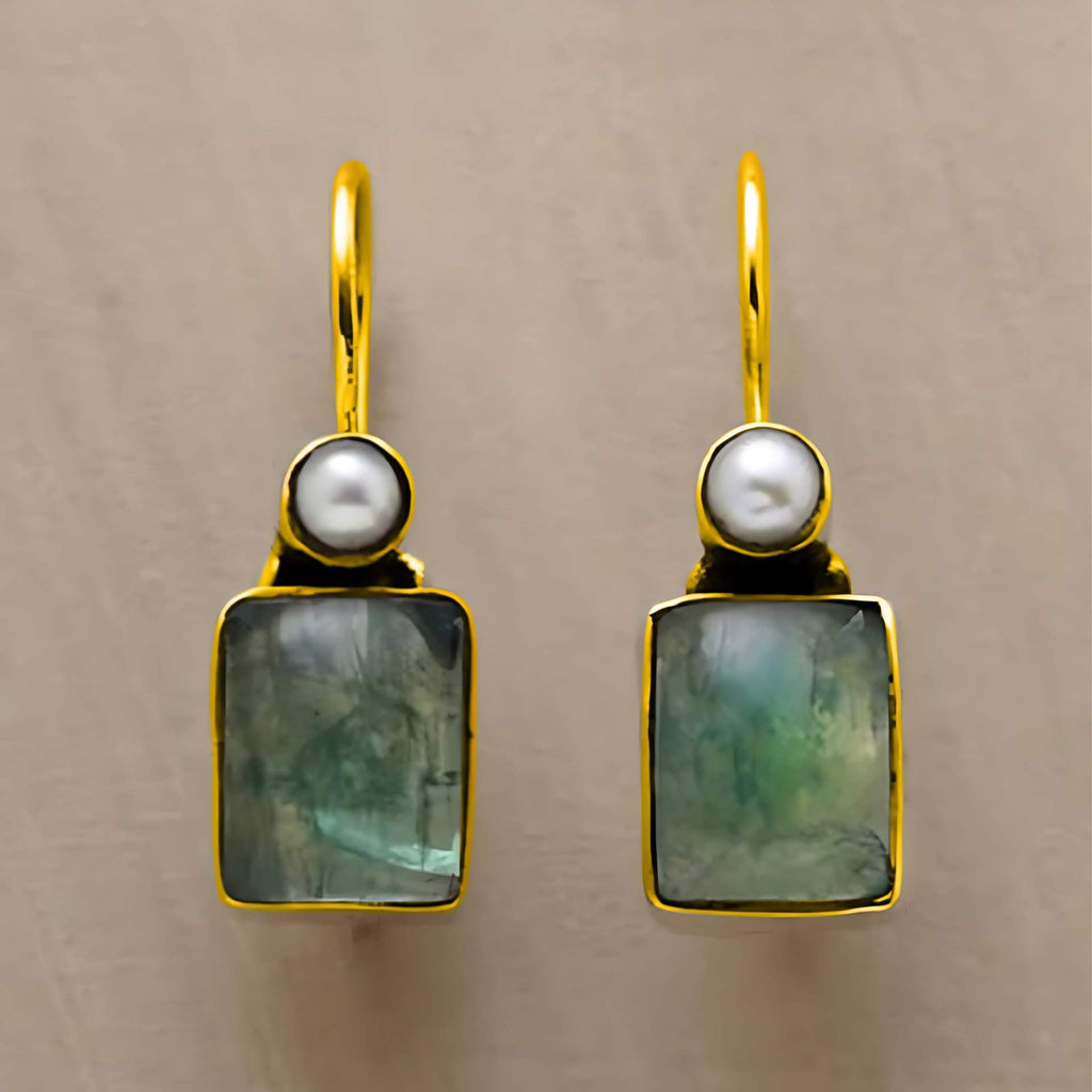Classic Pearl Earring with Timeless Appeal