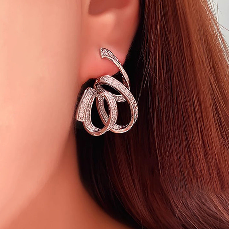 Charming Earring for Any Occasion