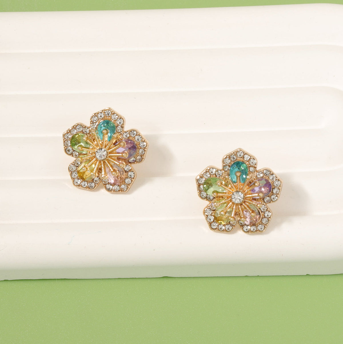 Charming Earring for Any Occasion