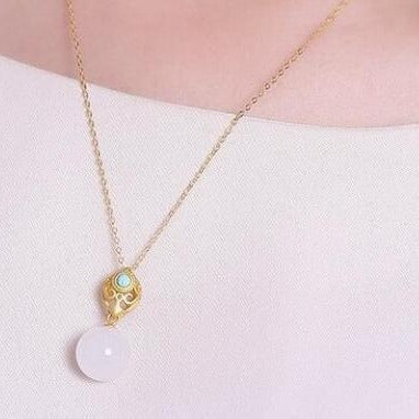 Romantic Gold Necklace for Special Moments